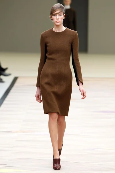 Look 3
